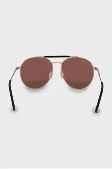 Aviator sunglasses with pink tint