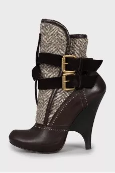 Insulated ankle boots made of textile and leather