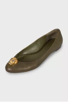 Кожаные балетки декорированные черепами
