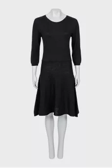 Fitted dress with flared skirt