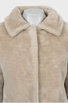 Reversible jacket with buttons
