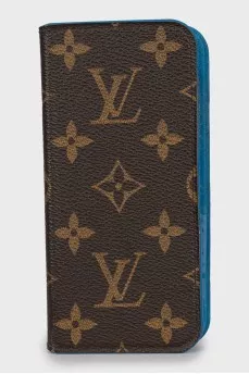 Cover with branded print