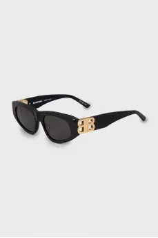 Sunglasses with golden brand logo
