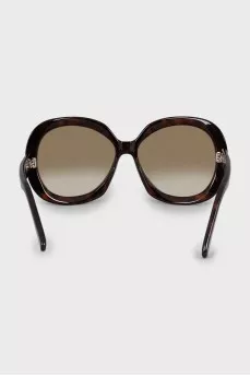 Sunglasses with gradient lenses