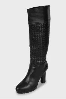 Leather boots decorated with weaving