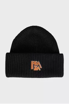 Knitted hat with brand logo