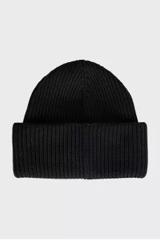 Knitted hat with brand logo