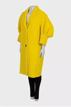 Yellow coat with lantern sleeves