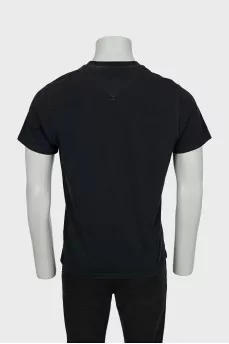 Men's black t-shirt with brand logo