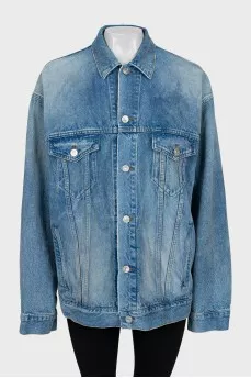 Oversized denim jacket with graffiti