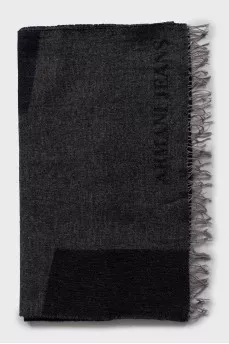 Scarf in combined colors with fringe