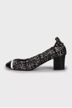 Textile shoes with leather toe