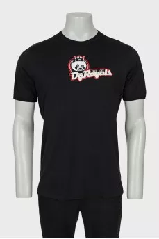 Men's T-shirt decorated with a patch