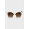 Sunglasses with logo on the frame