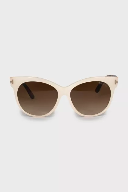 Sunglasses with logo on the frame