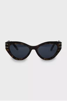 Sunglasses with gold logo