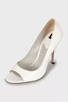 Open-toe boulevard shoes