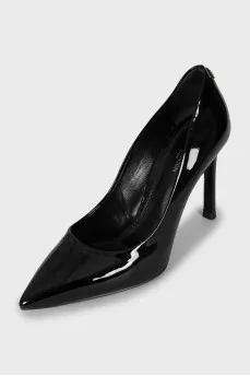 Black patent leather pumps