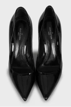 Black patent leather pumps