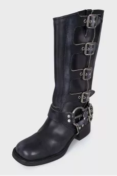 Square toe boots decorated with straps
