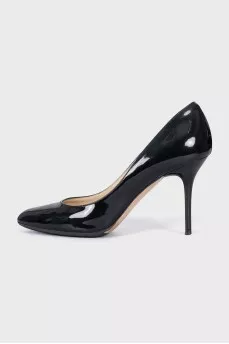 Patent leather pumps with heels