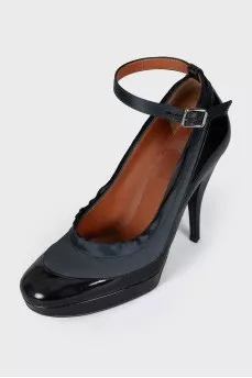 Leather and textile high heel shoes