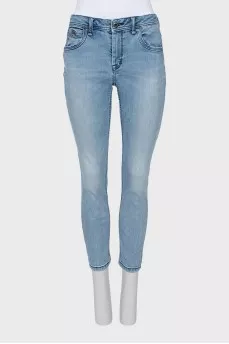 Tapered fit blue jeans