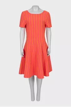 Fitted dress in yellow stripes