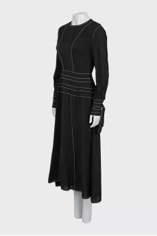 Fitted dress with contrast stitching
