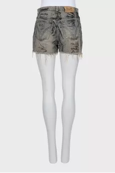 Denim shorts with pockets
