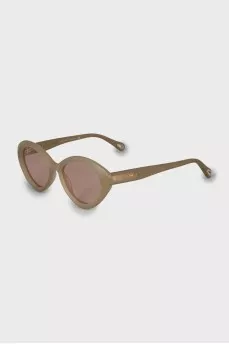 Sunglasses with pink lenses