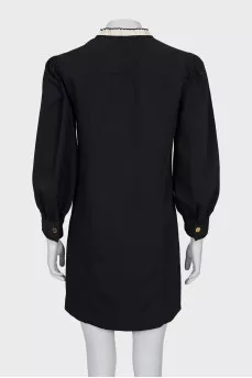 Button-up dress with white collar
