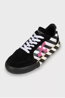 Black and white Vulcanized sneakers
