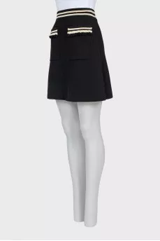 Skirt with elastic band and patch pockets