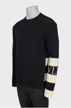 Wool sweater with print on sleeve