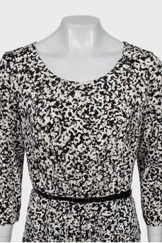 Dress with pleats and belt