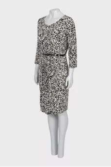 Dress with pleats and belt