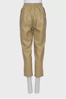 Cropped trousers with buttons