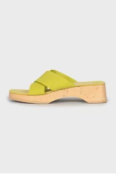 Textile flip flops with wooden soles