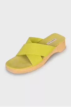 Textile flip flops with wooden soles