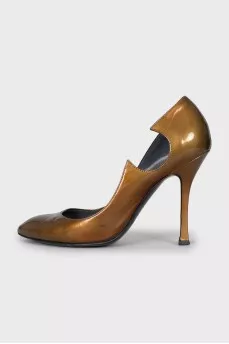 Green patent leather shoes