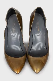 Green patent leather shoes