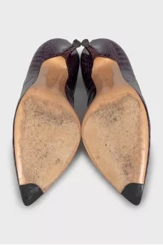 Patent leather purple pumps