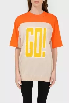 Knitted T -shirt with an inscription with a tag