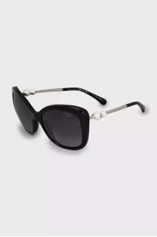 Sunglasses with beads on the temples