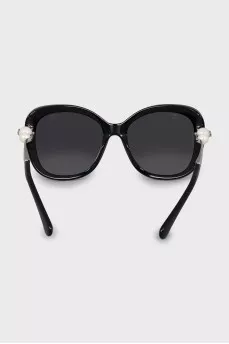 Sunglasses with beads on the temples