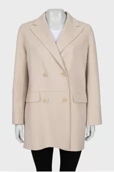 Straight cut coat made of wool and cashmere