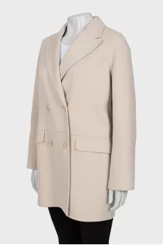 Straight cut coat made of wool and cashmere