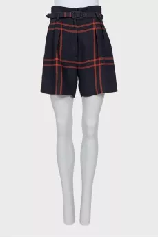 Straight cut shorts with belt