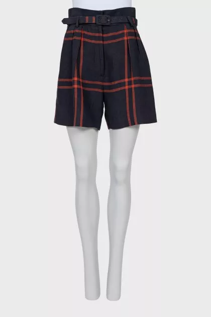 Straight cut shorts with belt